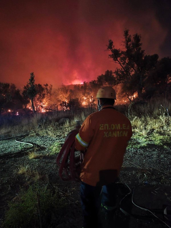 Ολονύκτια επιχείρηση της ΕΠ.ΟΜ.Ε.Α. Χανίων στην Κρύα Βρύση – Συνεχίζεται η μάχη στο πεδίο