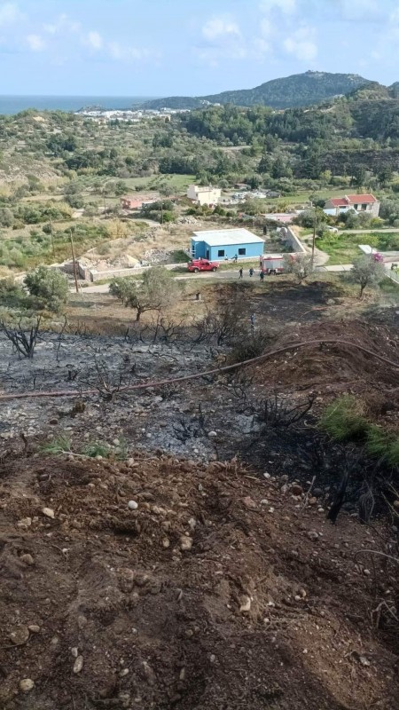 Συνδρομή της ΕΠ.ΟΜ.Ε.Α. Ρόδου σε πυρκαγιά στην περιοχή Καλυθιές 