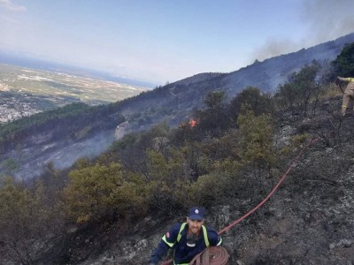 Επιχείρηση δασοπυρόσβεσης στην περιοχή της Αταλάντης