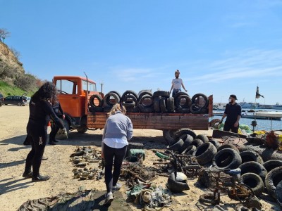 H ΕΠ.ΟΜ.Ε.Α. Θεσσαλονίκης στο πρόγραμμα καθαρισμού λιμανιών "Προσφέρω" της iSea