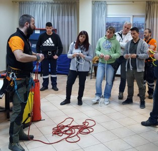 Rope rescue training for the members of EPOMEA Larisa