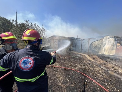 Οι προσπάθειες των εθελοντών συνεχίζονται 